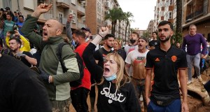 "Wynocha!", "Mordercy!". Król Filip zaatakowany przez tłum