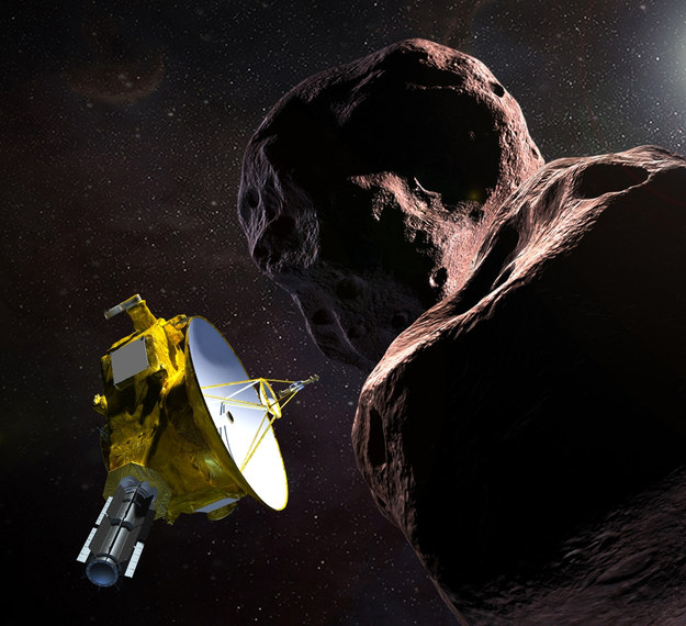 Wyobrażenie sondy New Horizons na tle planetoidy Ultima Thule / NASA/JHUAPL/SwRI /Materiały prasowe