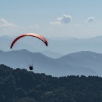 paralotnia Wypadek 86-letniego paralotniarza. Senior trafił do szpitala