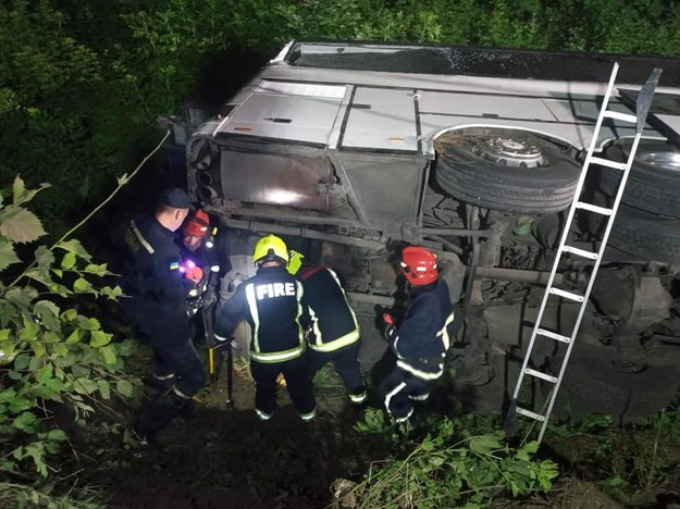 Wypadek autobusu (fot. Państwowa Służba Ukrainy ds. Sytuacji Nadzwyczajnych) /Materiały prasowe