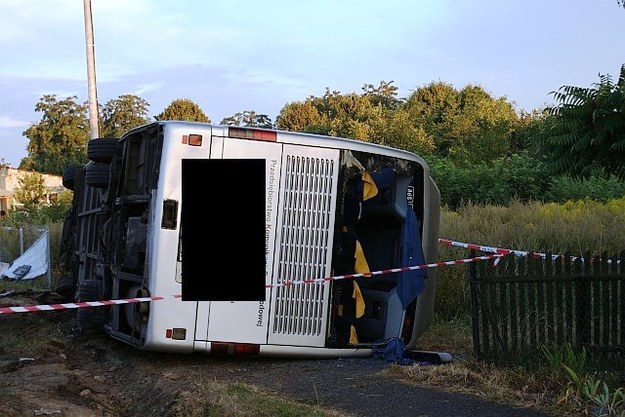 Wypadek autobusu: Jedna osoba nie żyje, 10 jest rannych /Agnieszka Wyderka /RMF FM