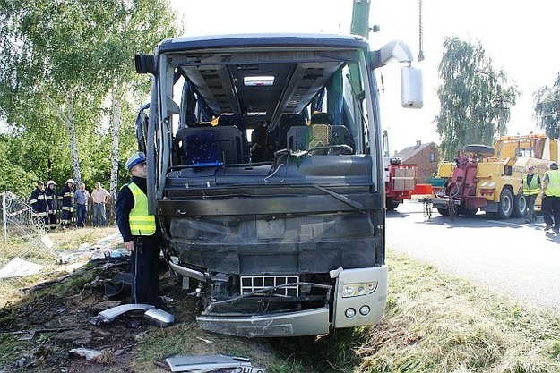 Wypadek autobusu: Jedna osoba nie żyje, 10 jest rannych /Agnieszka Wyderka /RMF FM