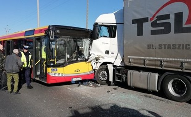 Wypadek autobusu miejskiego w Grudziądzu. Ranne są dzieci