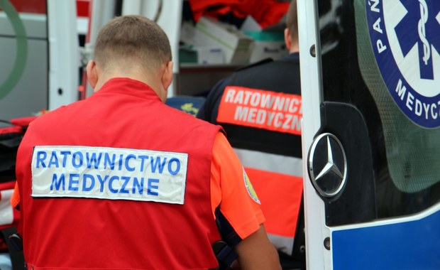 Wypadek autobusu na Dolnym Śląsku. Dzieci jechały nim na basen 