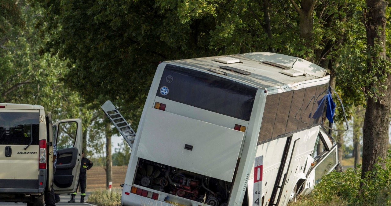 Wypadek autobusu na Dolnym Śląsku. Jedna osoba zginęła