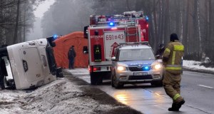 Wypadek autobusu na Mazowszu. Są ciężko ranni