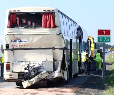 Wypadek autobusu pod Częstochową. Dzieci jechały na wycieczkę do Zakopanego
