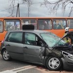 Wypadek autobusu szkolnego. Dwie osoby ranne