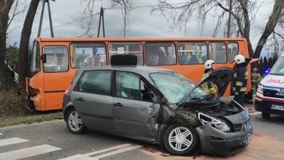 Wypadek autobusu szkolnego. Dwie osoby ranne