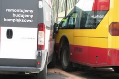 Wypadek autobusu w Łodzi, 14 osób rannych