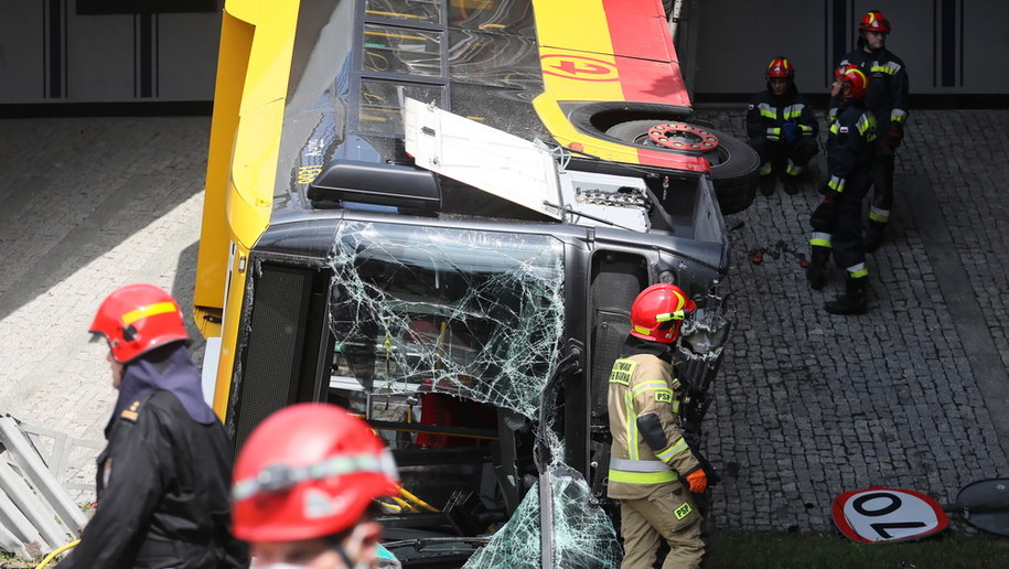 Wypadek autobusu w Warszawie /Paweł Supernak /PAP