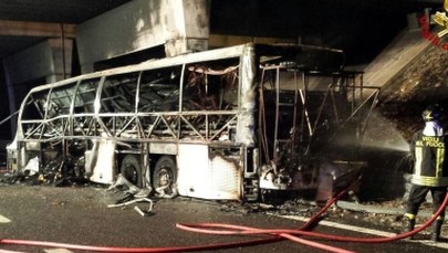 Wypadek autobusu wiozącego dzieci. Co najmniej 16 ofiar