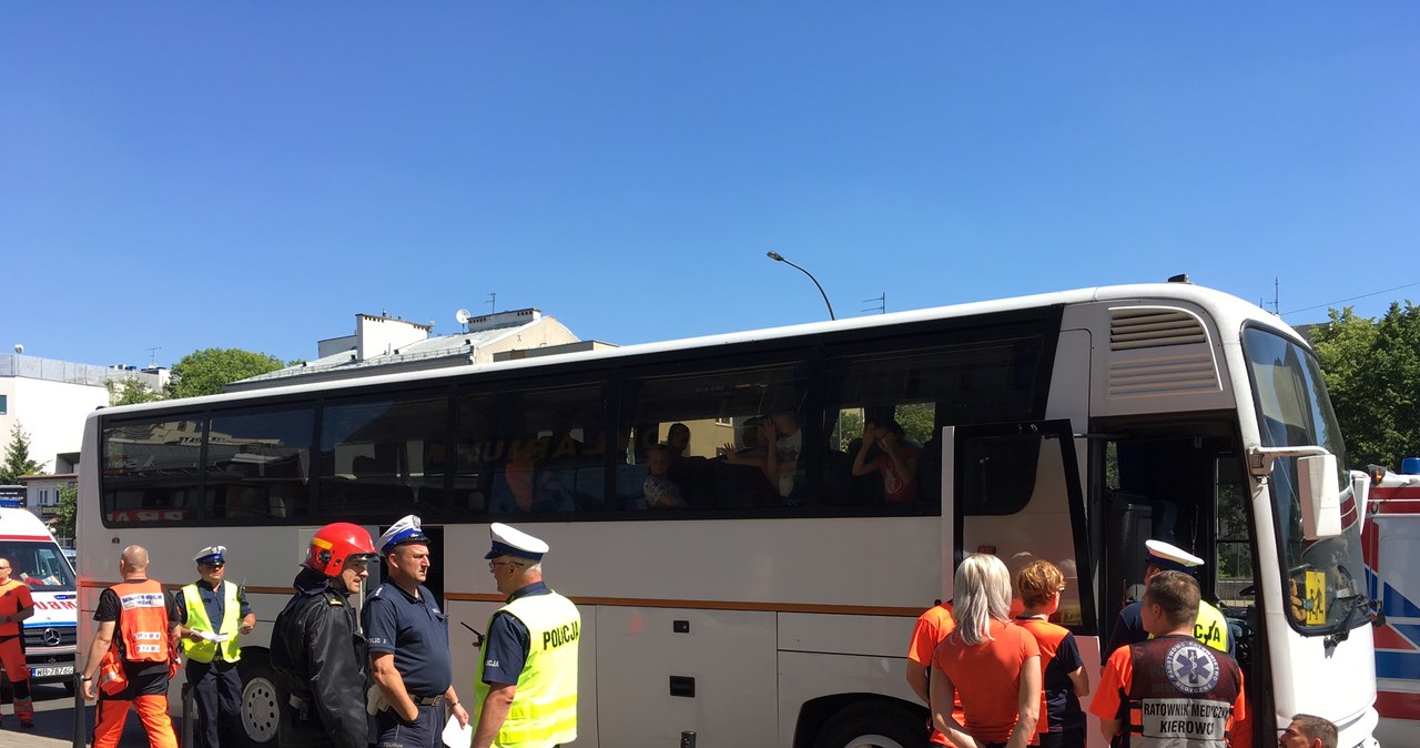 Wypadek autobusu z dziećmi w Warszawie