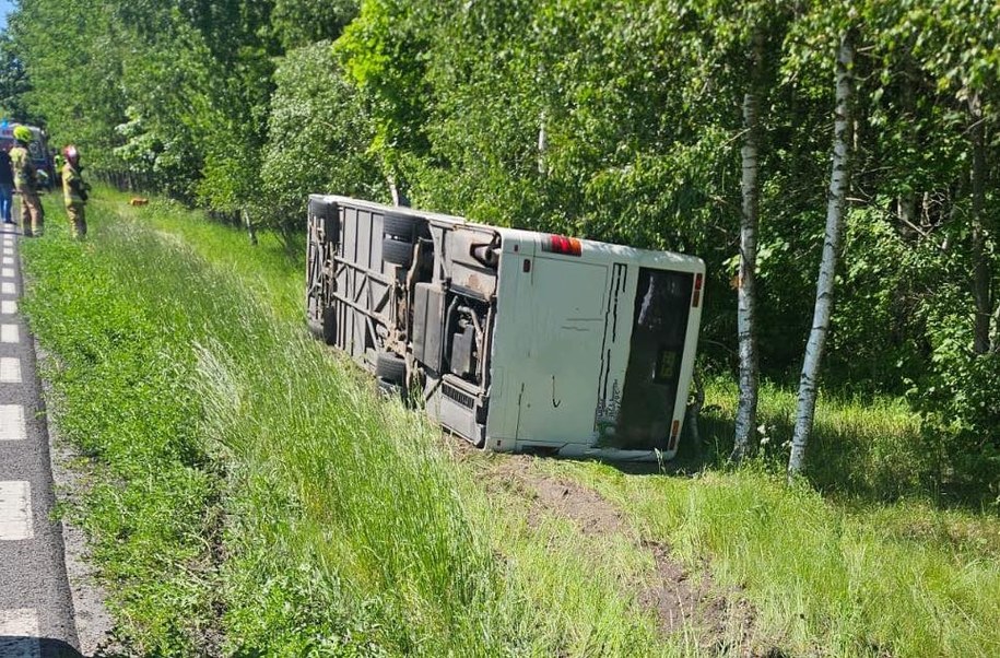 Wypadek autobusu /KPP w Piszu /