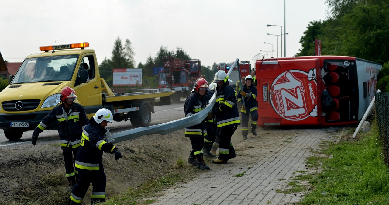 Wypadek autokaru na krajowej "9", 38 osób rannych