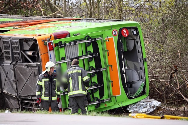 Wypadek autokaru pod Lipskiem /JAN WOITAS /PAP/DPA