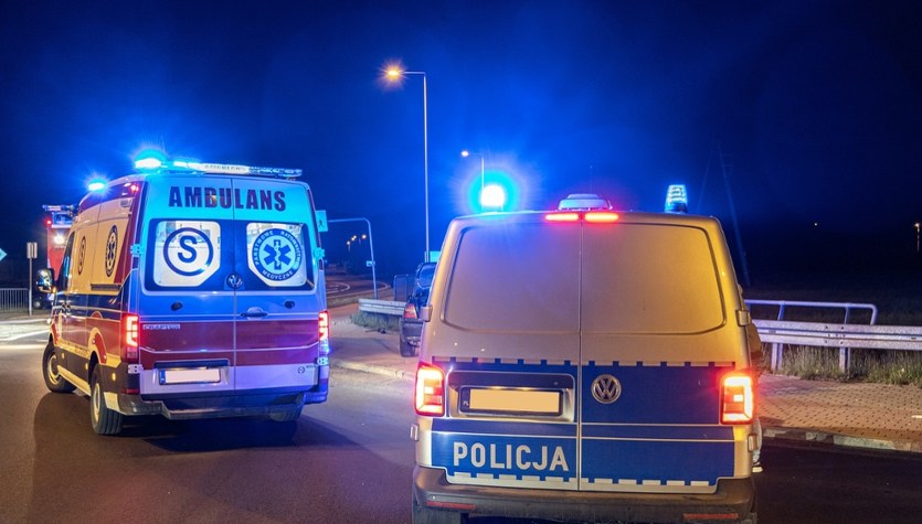 Wypadek autokaru w Rzeszowie. Pojazd "przeleciał" przez rondo