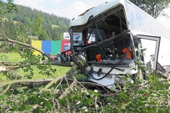 Wypadek autokaru z dziećmi na zakopiance