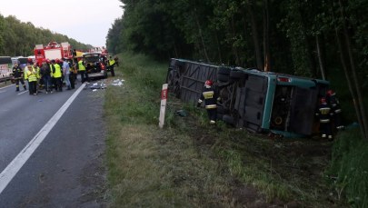 Wypadek autokaru z dziećmi