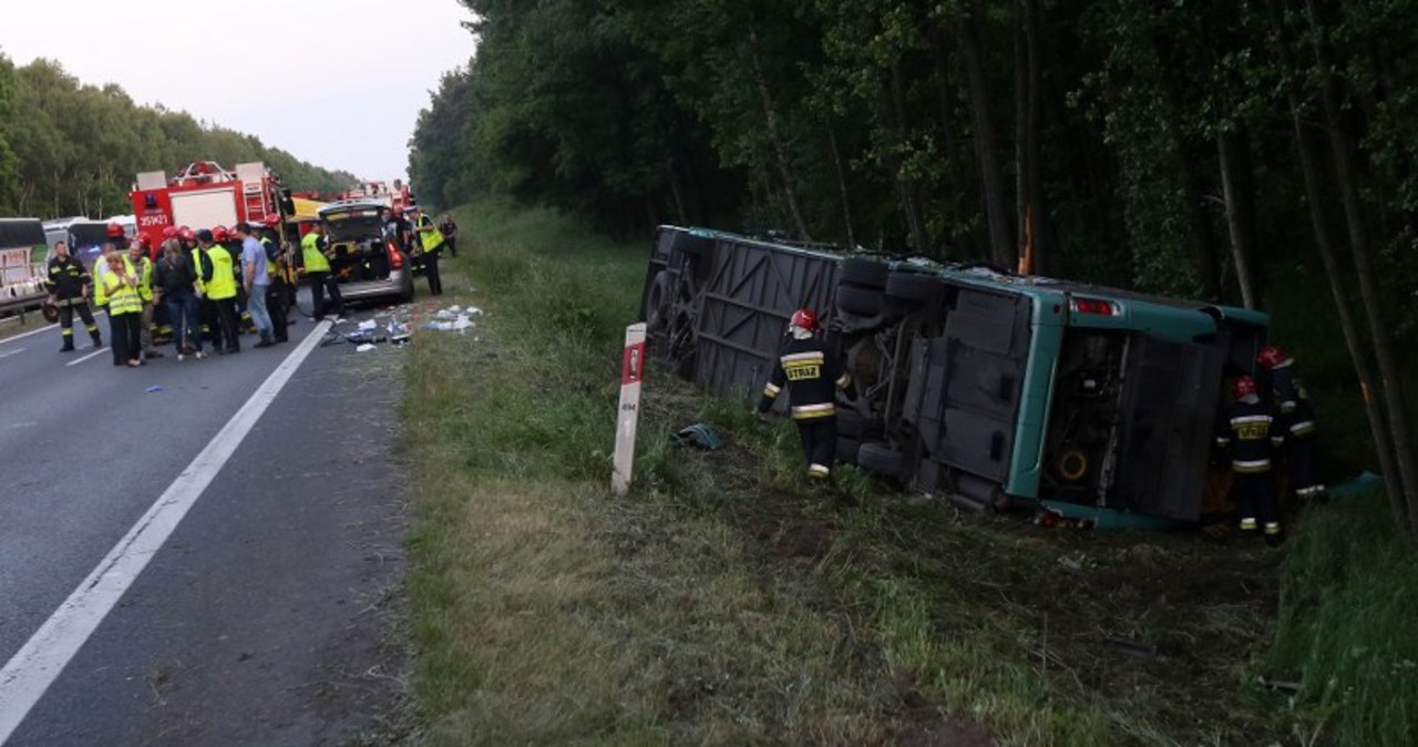 Wypadek autokaru z dziećmi