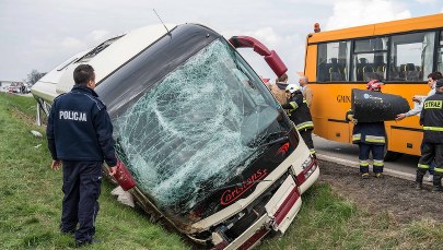 Wypadek autokaru z młodzieżą na A4