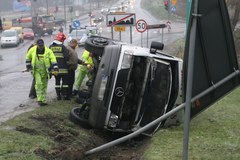 Wypadek busa koło Wieliczki