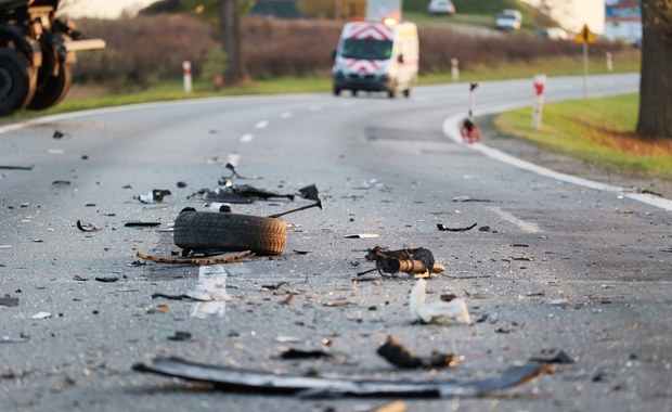 Wypadek busa na A4. W pojeździe było 8 osób