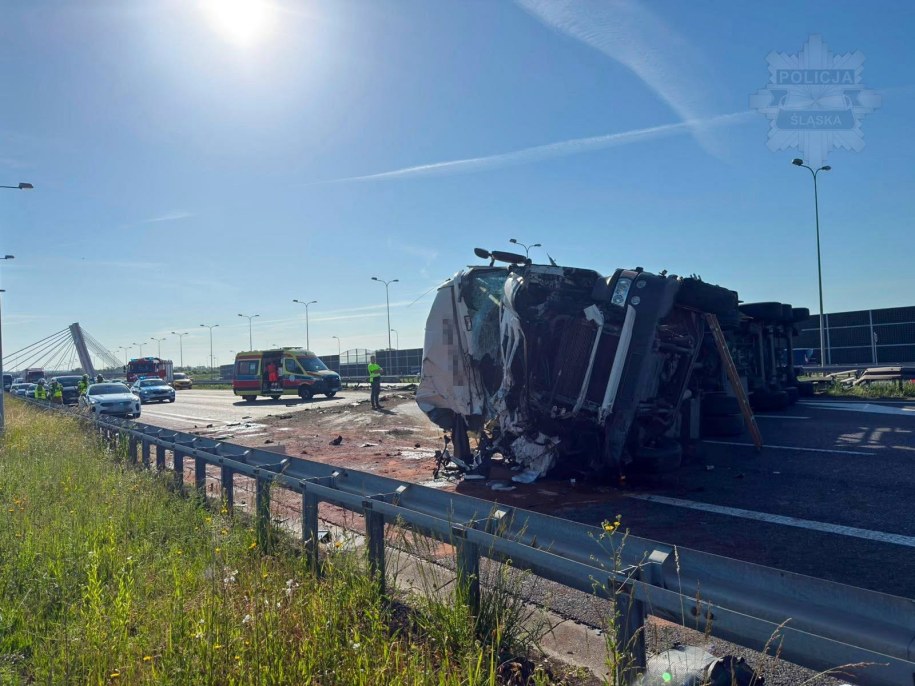 Wypadek ciężarówki na A4 w Gliwicach /Śląska policja /