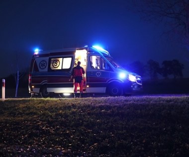 Wypadek koło Białegostoku. Kierowca prawdopodobnie wyprzedzał na zakręcie