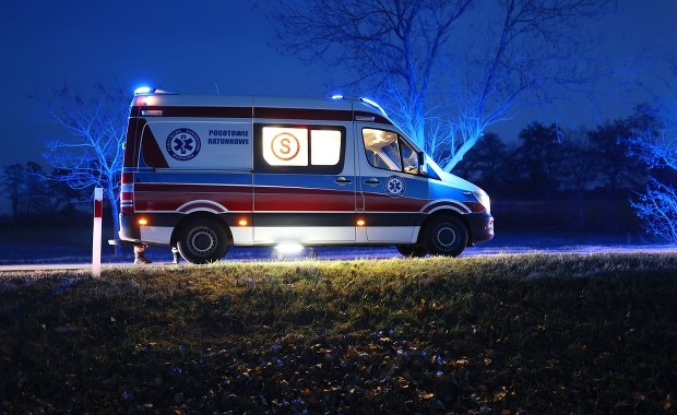 Wypadek koło Kłodzka. Nie żyją dwie osoby, jedna jest ranna