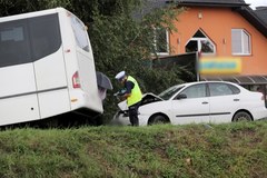 Wypadek koło Nowego Sącza: Czołowe zderzenie autobusu w ciężarówką