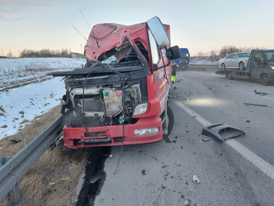 Wypadek na A1 k. Łodzi. /GDDKiA /