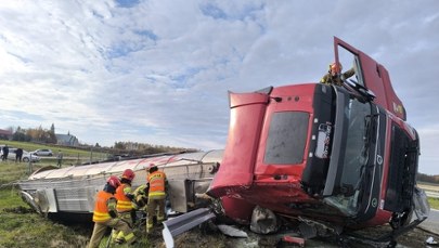 Wypadek na A4. Cysterna w rowie, droga częściowo zablokowana