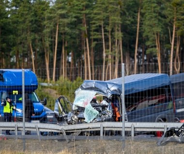 Wypadek na A4 pod Tarnowem. Cztery osoby nie żyją po zderzeniu busa z ciężarówką