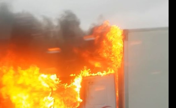 Wypadek na A4. Zapaliła się ciężarówka