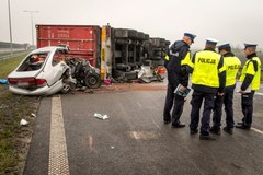 Wypadek na autostradzie A1 w Ludwinowie