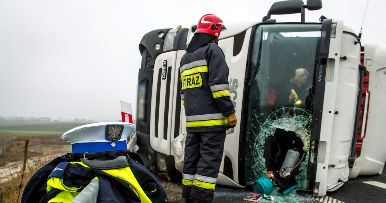 Wypadek na autostradzie A1 w Ludwinowie