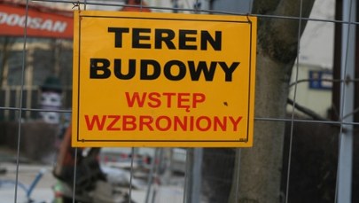 Wypadek na budowie. Na robotnika osunęła się ziemia
