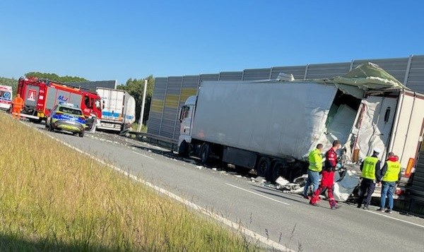 Wypadek na drodze ekspresowej S8 w województwie łódzkim /Gorąca Linia RMF FM