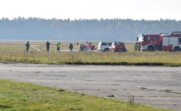 Wypadek na lotnisku w Kamieniu Śląskim. Samolot spadł tuż po oderwaniu się od ziemi