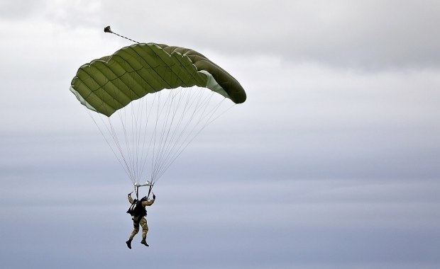 Wypadek na poligonie powiązany z aferą spadochronową? Nowe informacje