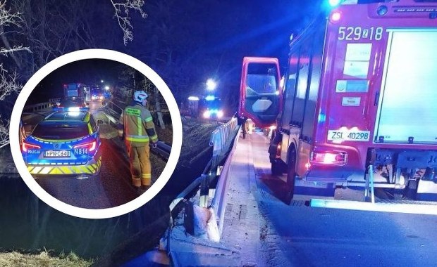 Wypadek na Pomorzu. Samochód wpadł do rzeki, nie żyje mężczyzna