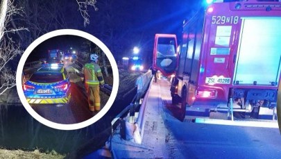 Wypadek na Pomorzu. Samochód wpadł do rzeki, nie żyje mężczyzna