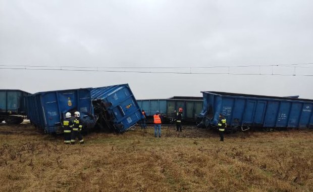 Wypadek na przejeździe kolejowym. Zginął kierowca ciężarówki