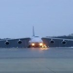 Wypadek na rosyjskim lotnisku. Potężny An-124 ściął kabinę pilotów innej maszyny