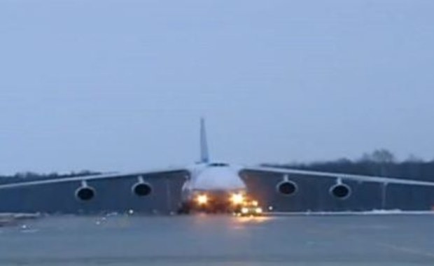 Wypadek na rosyjskim lotnisku. Potężny An-124 ściął kabinę pilotów innej maszyny