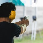 Wypadek na strzelnicy pod Koninem. Mężczyzna trafił do szpitala