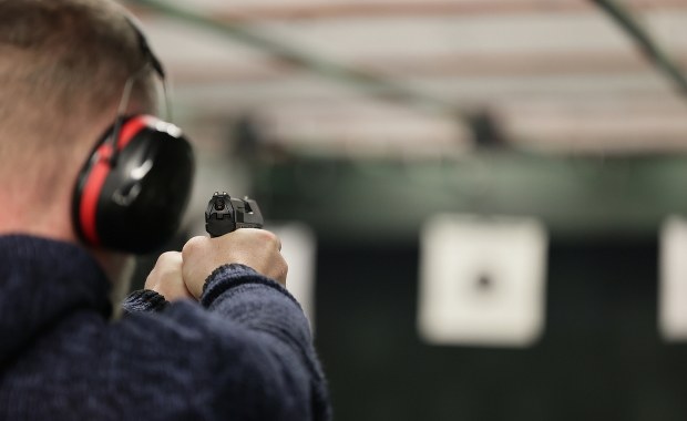 Wypadek na strzelnicy w Wielkopolsce. 36-latek trafił do szpitala