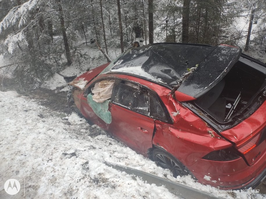 Wypadek na trasie do Morskiego Oka /KP PSP Zakopane /