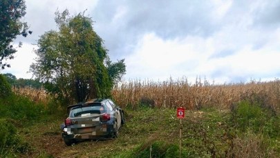 Wypadek na trasie Rajdu Nyskiego. Samochód wypadł z trasy i uderzył w ludzi